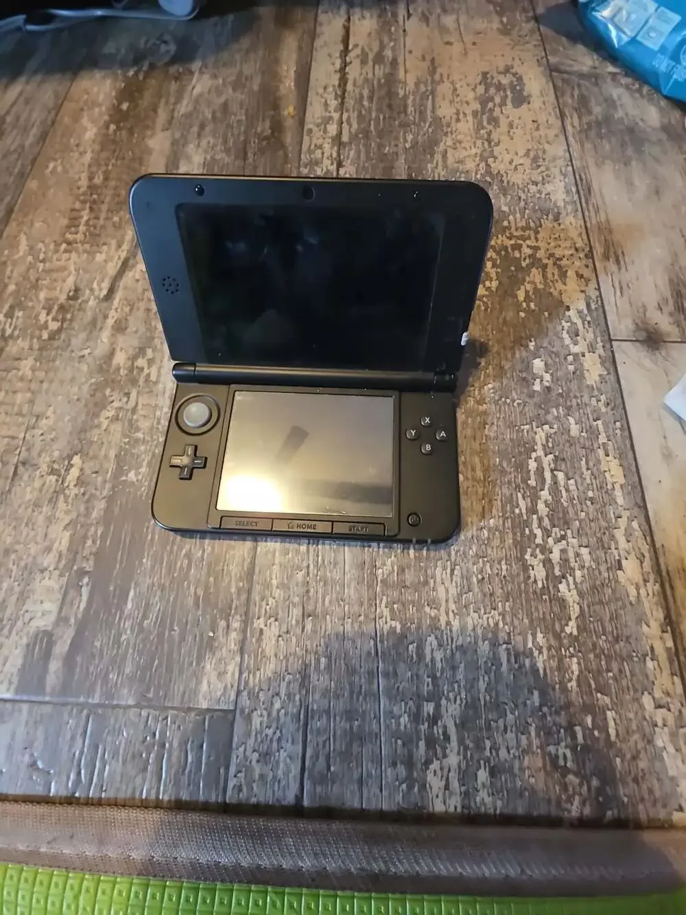 Nintendo 3DS XL New Super Mario Bros. 2 Gold Limited Edition Console
